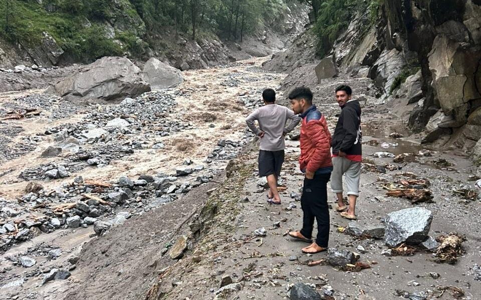 धारचूला की दारमा वैली में तीजम पुल बहा