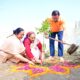 हरेला पर सीएम धामी ने मां संग किया वृक्षारोपण, ‘एक पेड़ माँ के नाम’ को जन आंदोलन बनाने की अपील