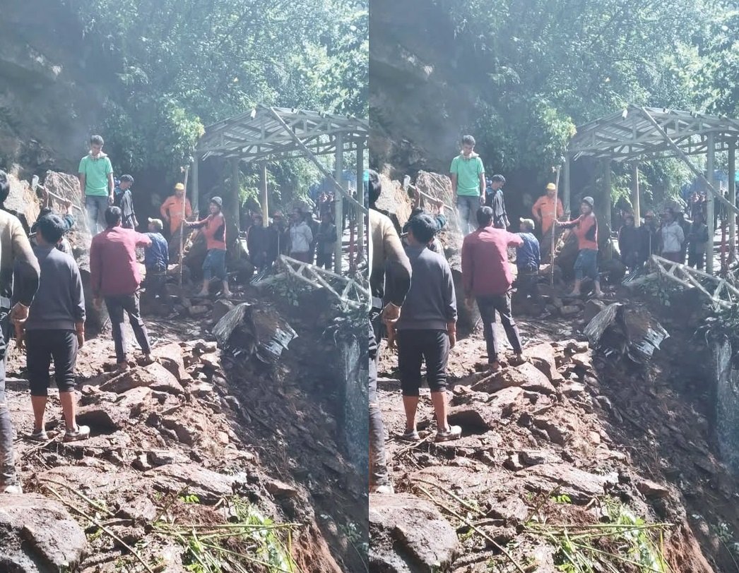केदारनाथ यात्रा मार्ग पर भारी भूस्खलन, प्रशासन ने यात्रियों की आवाजाही पर लगाई रोक केदारनाथ यात्रा मार्ग पर भारी भूस्खलन, प्रशासन ने यात्रियों की आवाजाही पर लगाई रोक