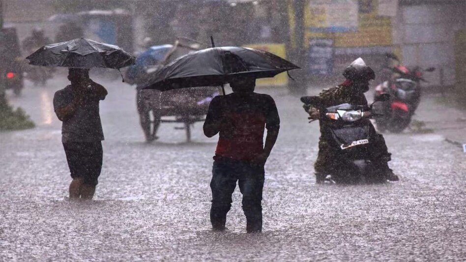 उत्तराखंड में भूस्खलन और तेज बारिश का खतरा, प्रशासन ने लोगों से की सतर्क रहने की अपील उत्तराखंड में भूस्खलन और तेज बारिश का खतरा, प्रशासन ने लोगों से की सतर्क रहने की अपील