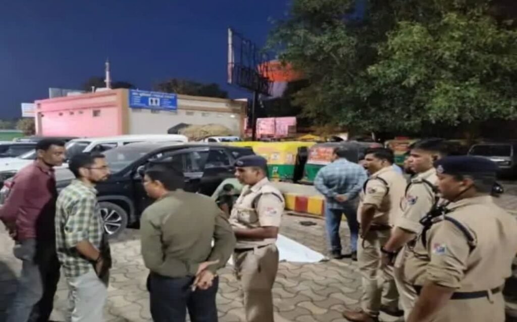 कानपुर में संदिग्ध हालात में मिली CRPF इंस्पेक्टर की लाश, उत्तराखंड के थे निवासीl कानपुर में संदिग्ध हालात में मिली CRPF इंस्पेक्टर की लाश, उत्तराखंड के थे निवासीl