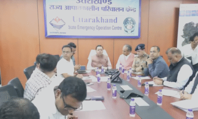 राज्य आपातकालीन परिचालन केंद्र पहुंचे मुख्यमंत्री धामी, राहत कार्यों की ली समीक्षा