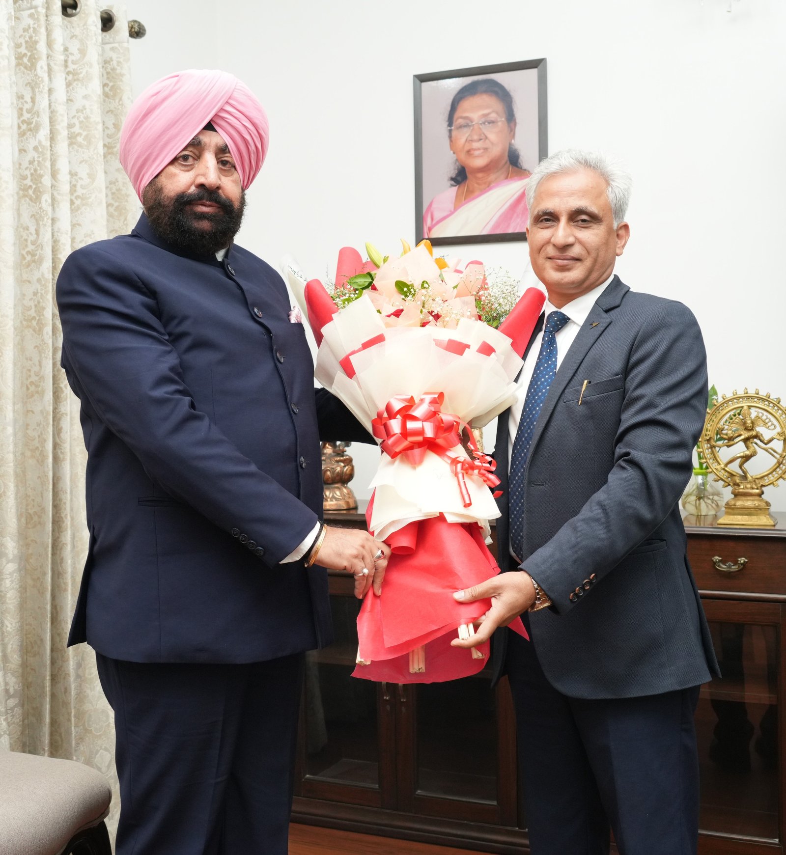 राज्यपाल से मिले जीबी पंत संस्थान निदेशक प्रो. विजय बंगा, तकनीकी शिक्षा व नवाचारों पर हुई चर्चा! राज्यपाल से मिले जीबी पंत संस्थान निदेशक प्रो. विजय बंगा, तकनीकी शिक्षा व नवाचारों पर हुई चर्चा!