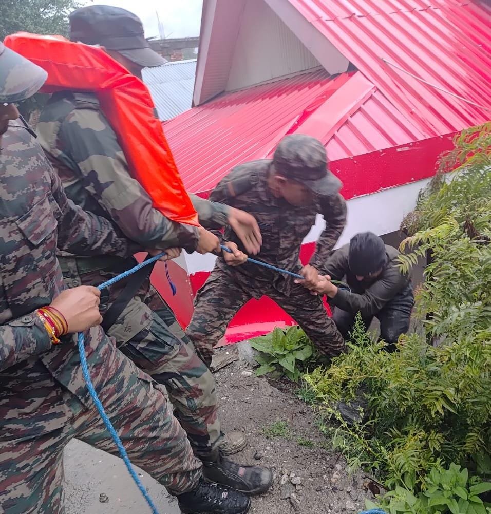धराली आपदा पर गृह मंत्री अमित शाह ने जताया दुख, NDRF को दिए त्वरित कार्रवाई के निर्देश! धराली आपदा पर गृह मंत्री अमित शाह ने जताया दुख, NDRF को दिए त्वरित कार्रवाई के निर्देश!