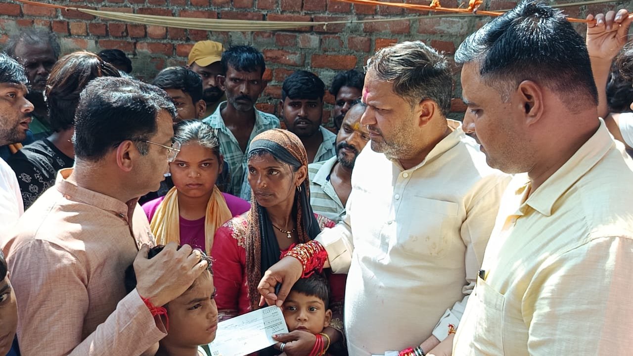 कल्याणी नदी में डूबे युवक का शव बरामद, सरकार ने परिजनों को चार लाख की सहायता दी कल्याणी नदी में डूबे युवक का शव बरामद, सरकार ने परिजनों को चार लाख की सहायता दी