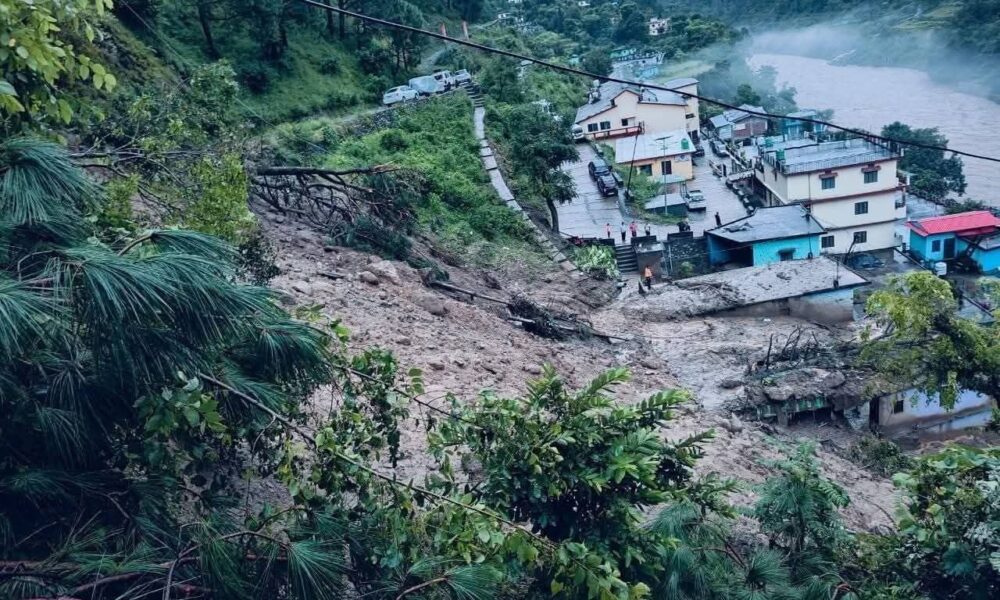 चमोली के थराली में तीन जगह बादल फटे, मचा हाहाकार