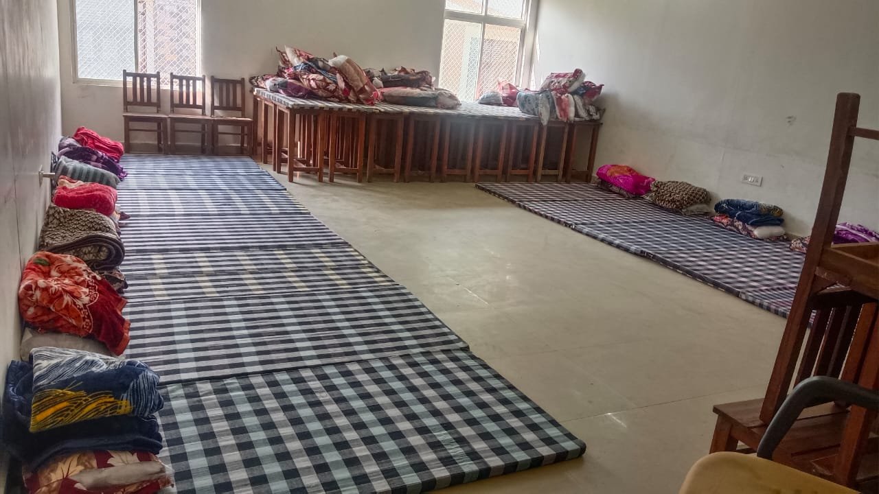 मुख्यमंत्री धामी के निर्देश पर थराली(चमोली) में आपदा राहत और रेस्क्यू ऑपरेशन जारी, रिलीफ सेंटर बनाए गए l मुख्यमंत्री धामी के निर्देश पर थराली(चमोली) में आपदा राहत और रेस्क्यू ऑपरेशन जारी, रिलीफ सेंटर बनाए गए l