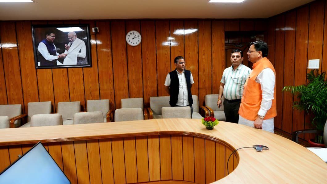 मुख्यमंत्री धामी ने विधानसभा कार्यालयों का निरीक्षण किया, पारदर्शी और त्वरित सेवाओं पर दिया ज़ोर l