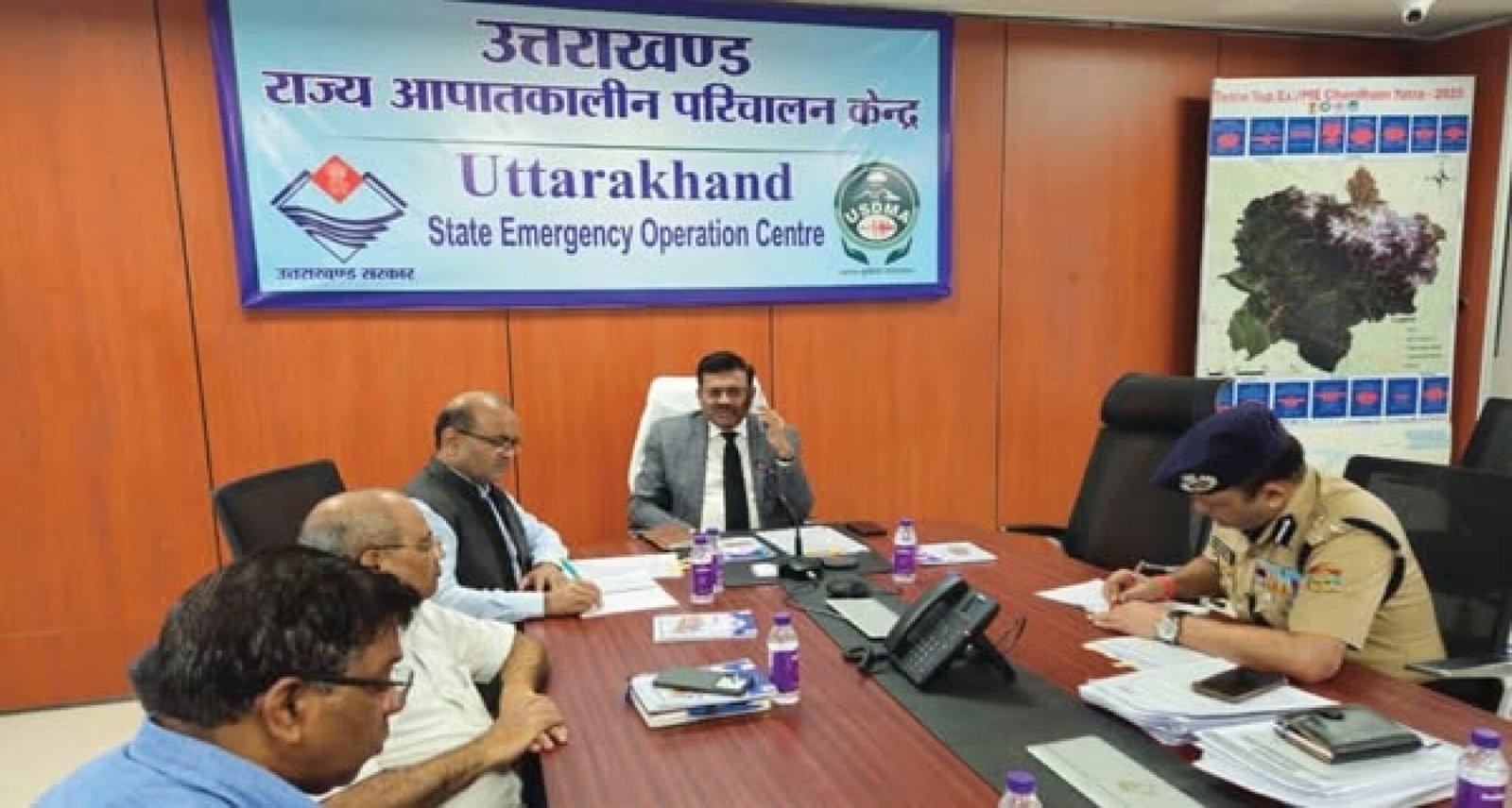 सीएम धामी की निगरानी में रेस्क्यू ऑपरेशन जारी, 150 से अधिक लोग सुरक्षित सीएम धामी की निगरानी में रेस्क्यू ऑपरेशन जारी, 150 से अधिक लोग सुरक्षित