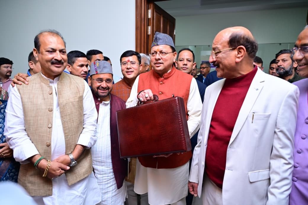 सीएम धामी ने रखा 5315 करोड़ का अनुपूरक बजट, हंगामे के बीच पेश हुए नौ विधेयक