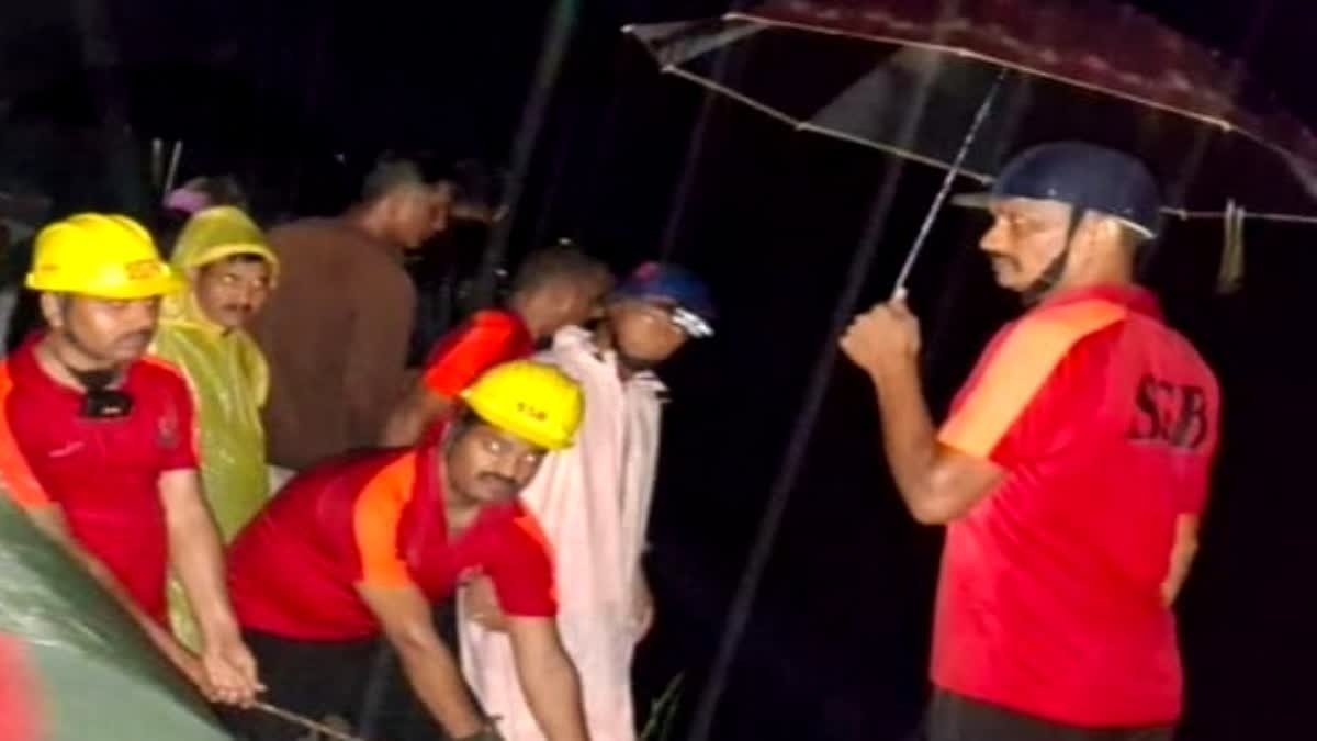 धारचूला में दर्दनाक हादसा….खाई में गिरी पिकअप, एक घायल, चालक लापता; रेस्क्यू अभियान जारी धारचूला में दर्दनाक हादसा….खाई में गिरी पिकअप, एक घायल, चालक लापता; रेस्क्यू अभियान जारी