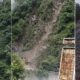 उत्तरकाशी गंगोत्री–यमुनोत्री हाईवे पर भूस्खलन का कहर, जगह-जगह यातायात ठपl