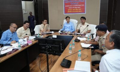रुद्रपुर में मंडलायुक्त दीपक रावत ने की विकास योजनाओं की समीक्षा, स्वास्थ्य और शिक्षा पर दिया विशेष जोर l