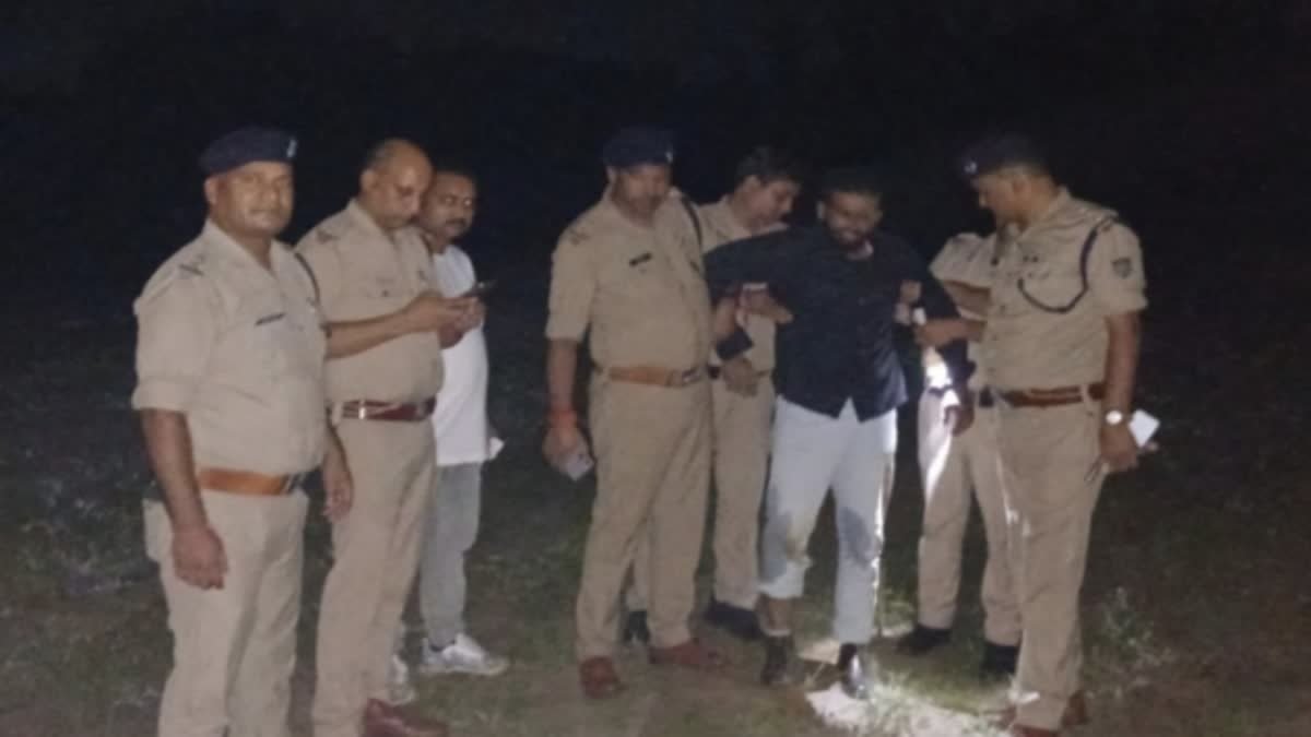 पुलिस की गोली से घायल हुआ हिस्ट्रीशीटर, कई संगीन मामलों में था वांछित पुलिस की गोली से घायल हुआ हिस्ट्रीशीटर, कई संगीन मामलों में था वांछित