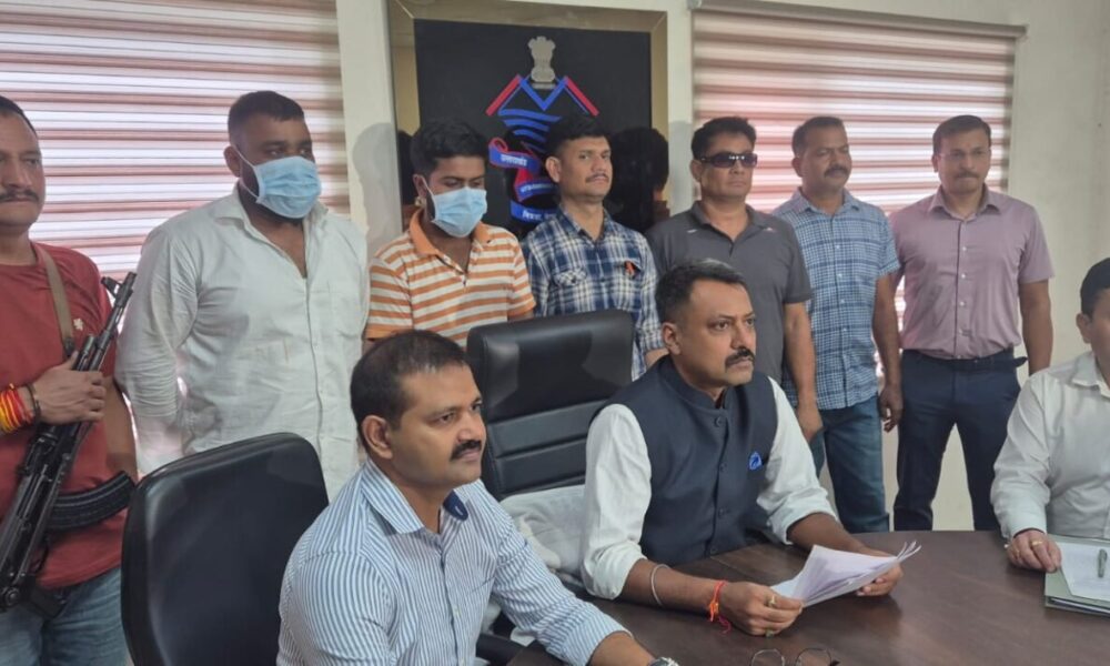 भाजपा पार्षद समेत 6 गिरफ्तार, कुख्यात प्रवीण वाल्मीकि से भी जुड़े तार l