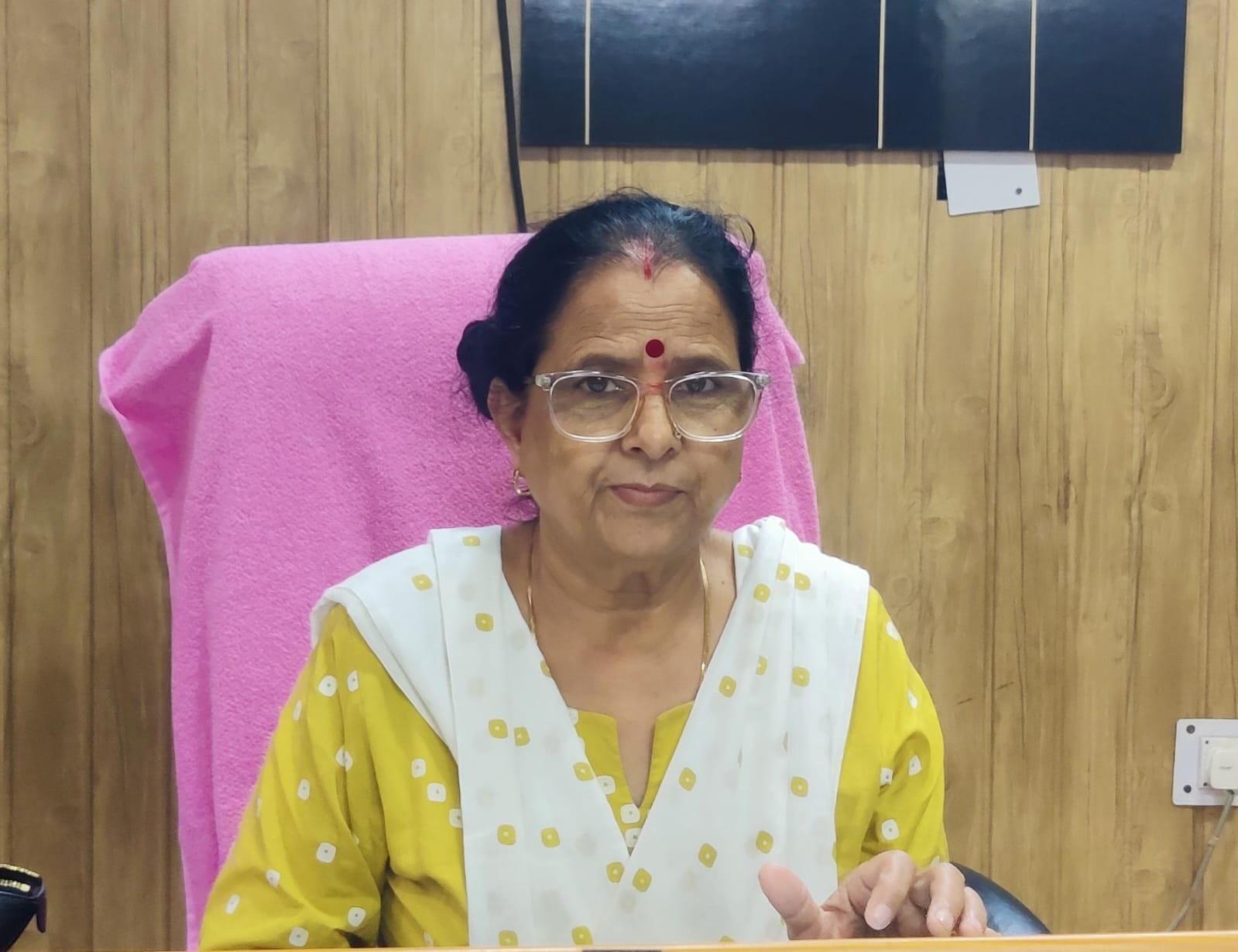 देहरादून को असुरक्षित शहर बताने वाले निजी सर्वे पर भड़का महिला आयोग, कुसुम कण्डवाल ने कहा– रिपोर्ट निंदनीय, तलब होगी जांच l देहरादून को असुरक्षित शहर बताने वाले निजी सर्वे पर भड़का महिला आयोग, कुसुम कण्डवाल ने कहा– रिपोर्ट निंदनीय, तलब होगी जांच l