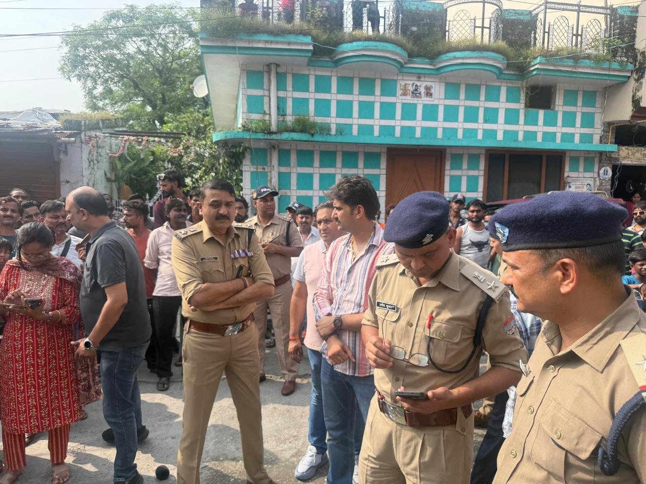 देहरादून में पुलिस दबिश के दौरान हरियाणा का वांछित अपराधी सुनील कपूर ने खुद को मारी गोली देहरादून में पुलिस दबिश के दौरान हरियाणा का वांछित अपराधी सुनील कपूर ने खुद को मारी गोली