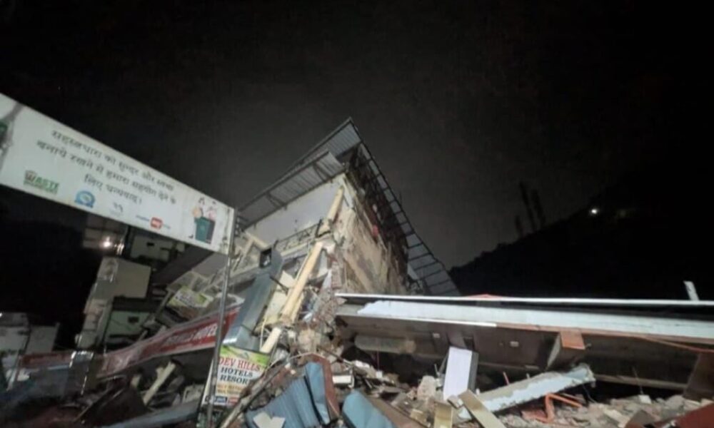 सहस्त्रधारा क्षेत्र के कारलीगाढ़ में बादल फटने की घटना, रातभर चला रेस्क्यू ऑपरेशन l