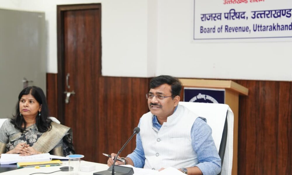 मुख्य सचिव आनंद बर्द्धन ने राजस्व वादों की समीक्षा बैठक में दिए सख्त निर्देश l