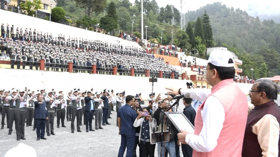 नैनीताल में बच्चों के साथ मुख्यमंत्री धामी ने ली गंगा शपथ, स्वच्छ उत्तराखण्ड के लिए स्वच्छता अभियान को मिला नया जोश
