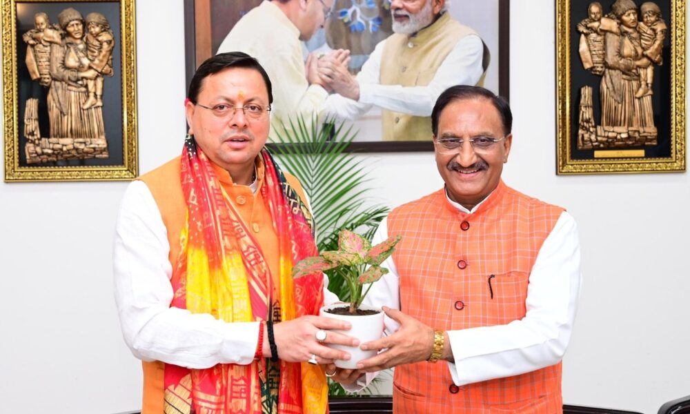Dehradun सीएम धामी से मिले पूर्व मुख्यमंत्री रमेश पोखरियाल l
