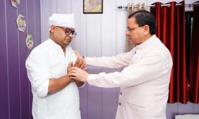 पत्रकार पंकज पंवार की पत्नी के निधन पर सीएम धामी ने जताया शोक, परिजनों से की मुलाकात