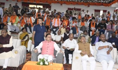 मुख्यमंत्री ने सुनी ‘मन की बात’, लोगों से खादी और स्वदेशी अपनाने की अपील की