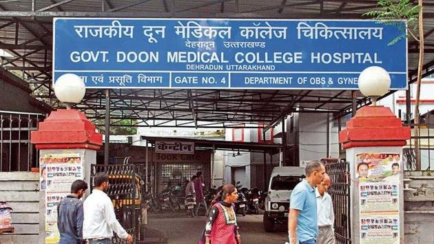 बारिश के साथ बढ़े संक्रमण, दून अस्पताल में रिकॉर्ड संख्या में पहुंच रहे मरीजl