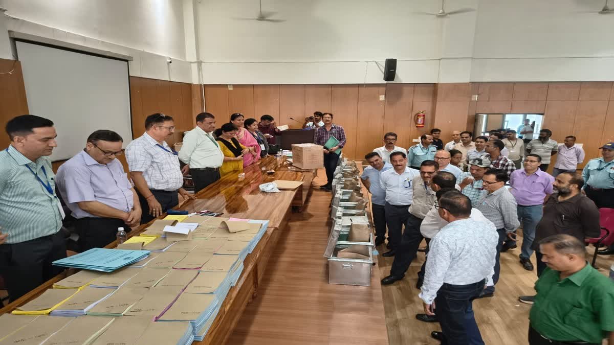 उत्तराखंड में आज छात्रसंघ चुनाव, स्टूडेंट्स का जोश हाई, शाम तक आएंगे नतीजे l उत्तराखंड में आज छात्रसंघ चुनाव, स्टूडेंट्स का जोश हाई, शाम तक आएंगे नतीजे l
