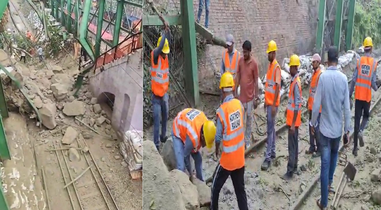 मनसा देवी पहाड़ी का बड़ा हिस्सा टूटा, रेलवे ट्रैक पर गिरा मलबा, देहरादून-हरिद्वार रेल मार्ग ठप l मनसा देवी पहाड़ी का बड़ा हिस्सा टूटा, रेलवे ट्रैक पर गिरा मलबा, देहरादून-हरिद्वार रेल मार्ग ठप l