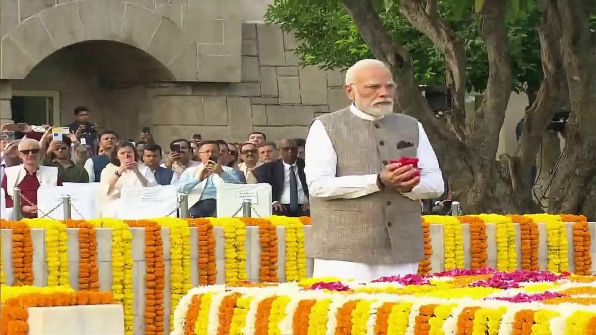 156वीं जयंती पर बापू को किया नमन, शास्त्री जी को भी दी श्रद्धांजलि