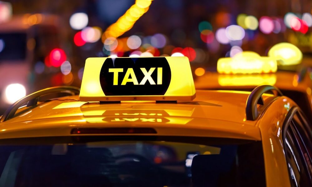 ओला ऊबर की अब नहीं चलेगी मनमानी, मोदी सरकार ने सड़क पर उतारी भारत टैक्सी