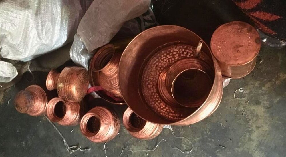 विरासत को संजोने वाला देहरादून का ताम्रशिल्प का कारीगर l