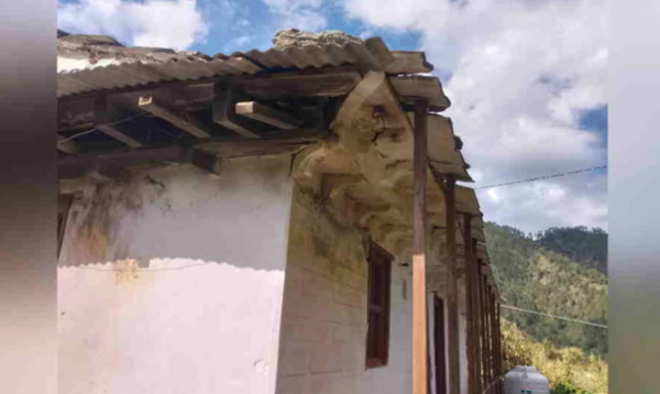 यहां दो मंजिला मकान पर गिरी आकाशीय बिजली, ऊपरी हिस्सा हुआ क्षतिग्रस्त