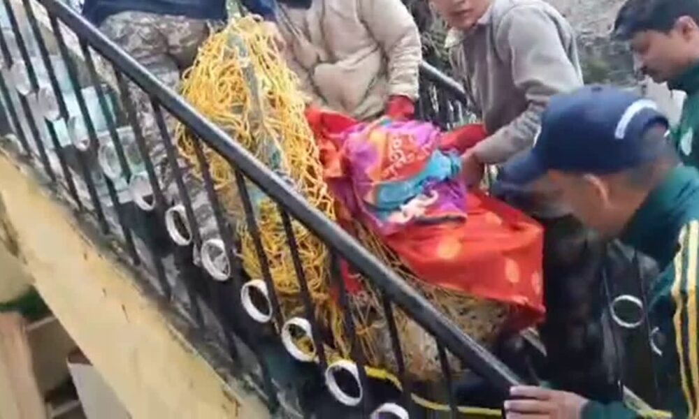 उत्तराखंड में यहां रात के एक बजे घर में घुसा तेंदुआ, लोगों में मची चीख-पुकार