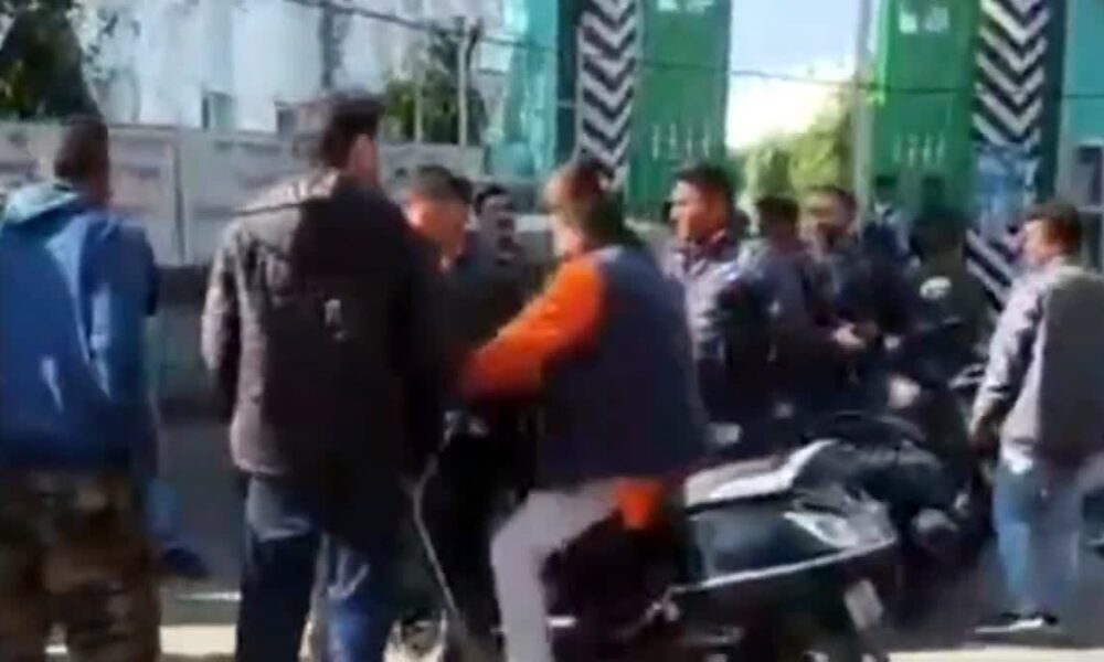 रामनगर प्रतिबंधित मांस मामले में नया मोड़, पुलिस को चकमा देकर भाजपा नेता ने किया सरेंडर