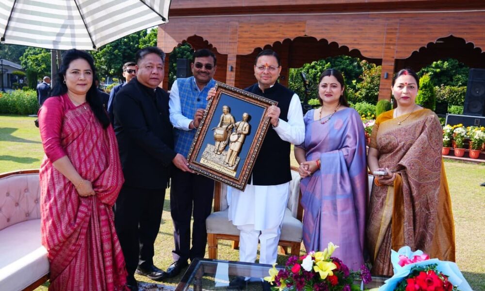 मुख्यमंत्री आवास पर आज IAS आधिकारियों की अनौपचारिक बैठक, मुख्यमंत्री ने आधिकारियों को दिए कड़े निर्देश