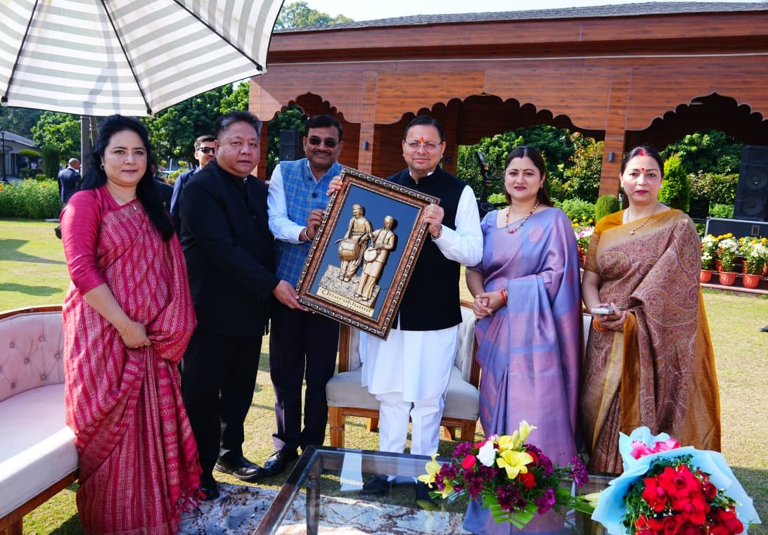 मुख्यमंत्री आवास पर आज IAS आधिकारियों की अनौपचारिक बैठक, मुख्यमंत्री ने आधिकारियों को दिए कड़े निर्देश