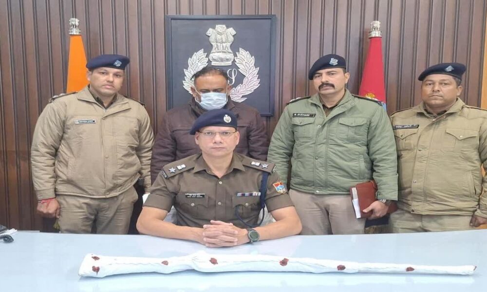 Rudrapur News :जमीनी विवाद के चलते फायरिंग में एक मजदूर की मौत, पुलिस ने आरोपी को गिरफ्तार कर भेजा जेल