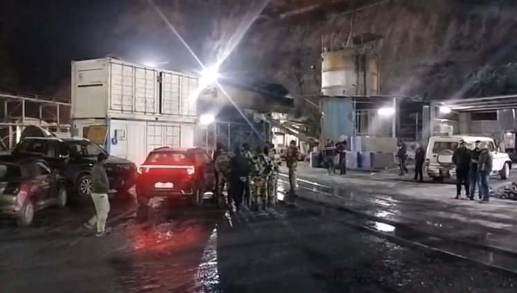 पीपलकोटी टीएचडीसी परियोजना में बड़ा हादसा, टनल के भीतर दो लोको ट्रेनों की टक्कर