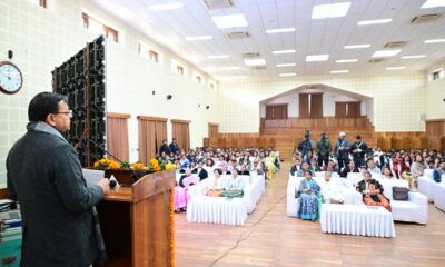 प्रधानमंत्री के मार्गदर्शन में राज्य सरकार कर रही मातृशक्ति के कल्याण के लिए समर्पित होकर कार्य- धामी