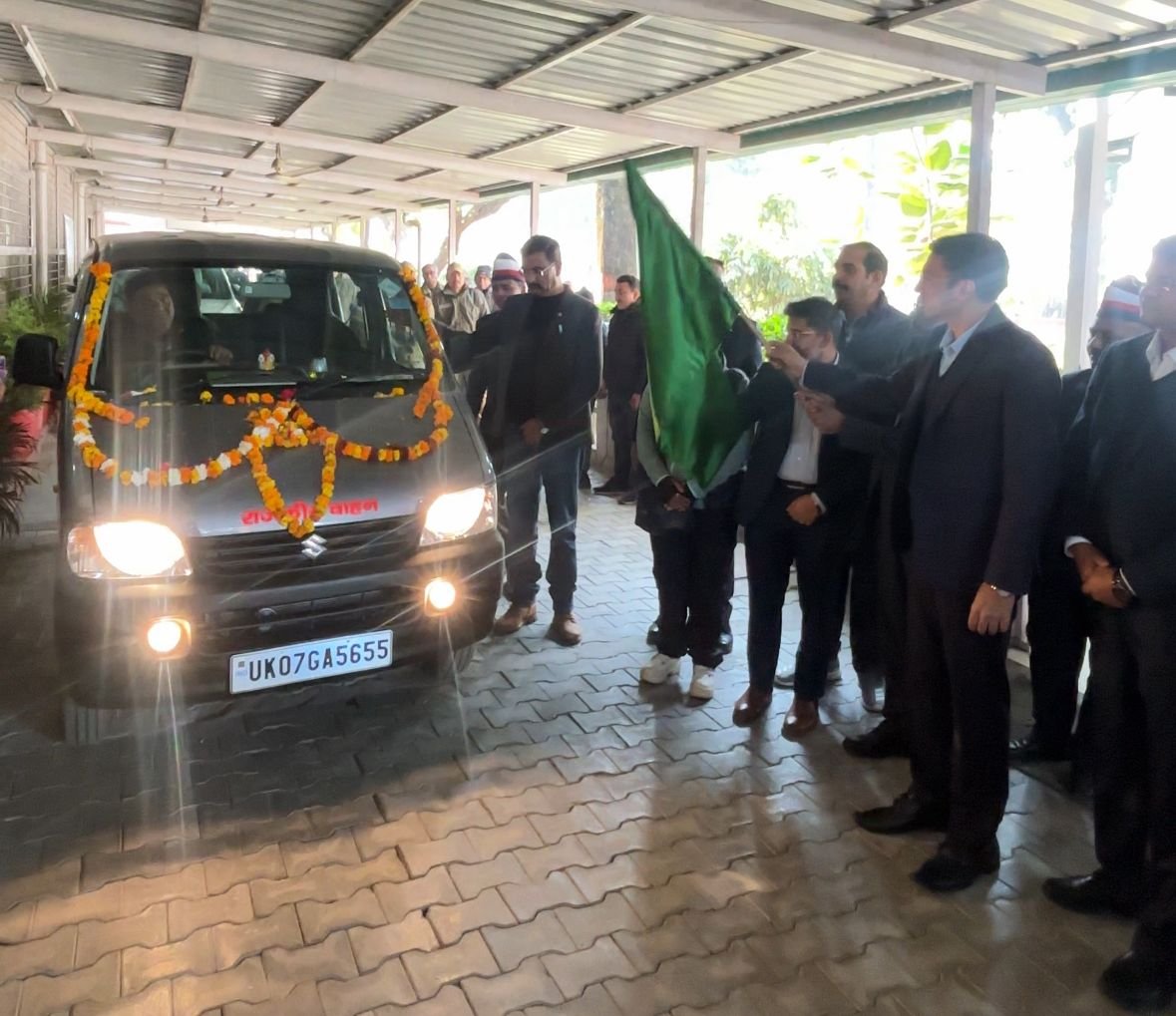 जिला प्रशासन है तो मुमकिन है; एमपी स्पोर्टस कालेज को 330 टेबल-चेयर; राजकीय नशामुक्ति केन्द्र को वाहन