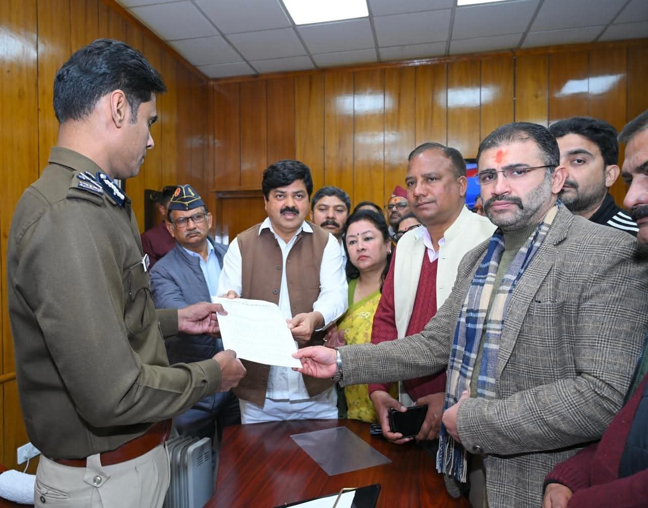 कांग्रेस प्रतिनिधिमण्डल ने अपर पुलिस महानिदेशक से की मुलाकात, सौंपा ज्ञापन