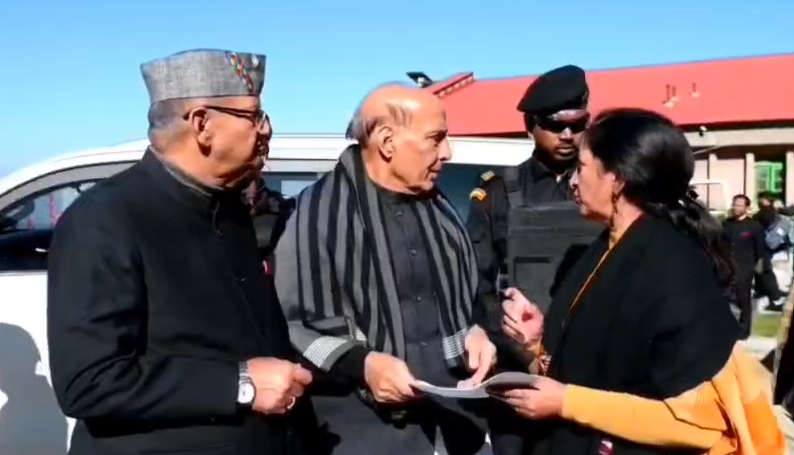 मंत्री गणेश जोशी ने रक्षा मंत्री राजनाथ सिंह को सौंपा ज्ञापन, की ये मांग