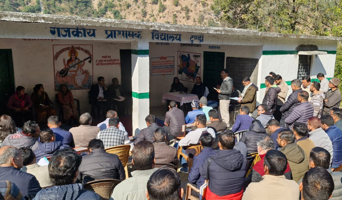 सीएम धामी के पैतृक गांव टुण्डी बनेगा मॉडल विलेज, डीएम भटगांई ने किया निरीक्षण