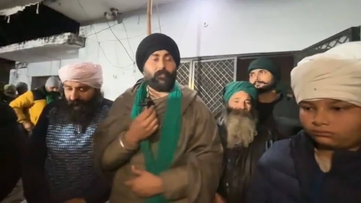 किसान की आत्महत्या के बाद गरमाया मामला, परिजनों ने सरकार के सामने रखी ये मांगे