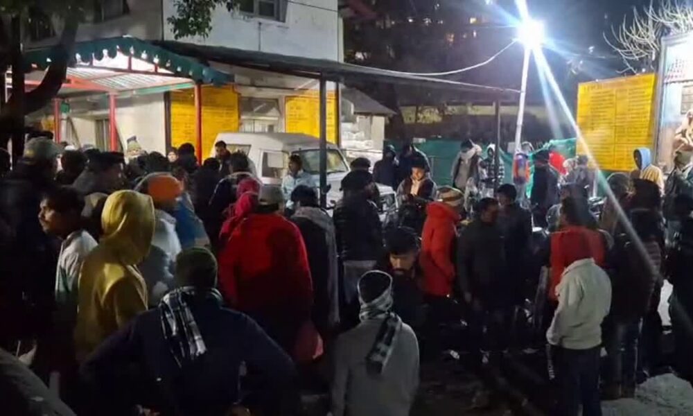 दोस्तों के साथ पार्टी करने गया युवक खाई में गिरा, दर्दनाक मौत से परिजनों में मचा कोहराम