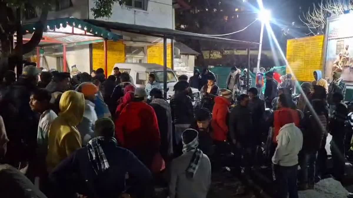 दोस्तों के साथ पार्टी करने गया युवक खाई में गिरा, दर्दनाक मौत से परिजनों में मचा कोहराम