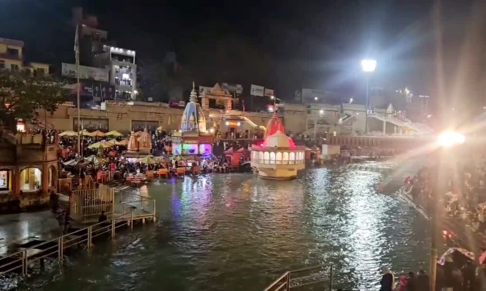 वसंत पंचमी पर स्नान के लिए उमड़ा श्रद्धालुओं का सैलाब, सुरक्षा व्यवस्था को लेकर पुख्ता इंतजाम