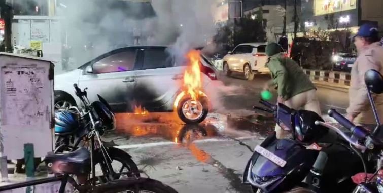 लोहड़ी प्रोग्राम में भड़की आग, ट्रैफिक पुलिस बनी फर्स्ट रिस्पॉन्डर, फायर ब्रिगेड की देरी पर सवाल